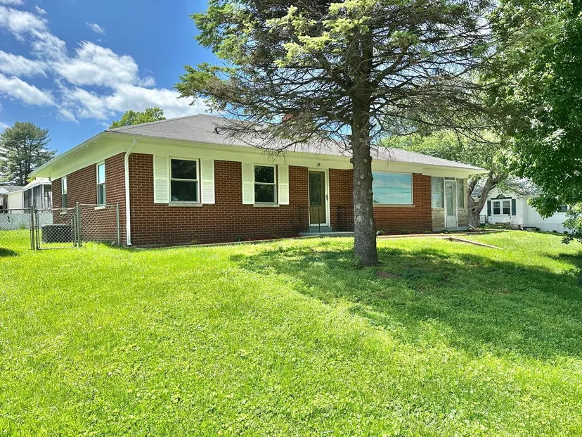 10 Kelly Avenue, Williamstown, KY 41097 — primary photo