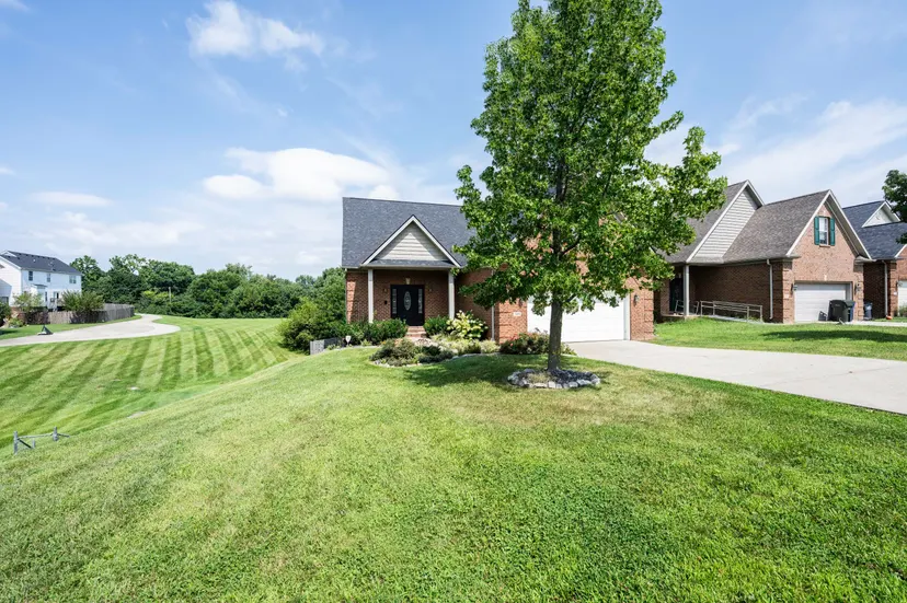 389 Hays Boulevard, Lexington, KY 40509 — primary photo