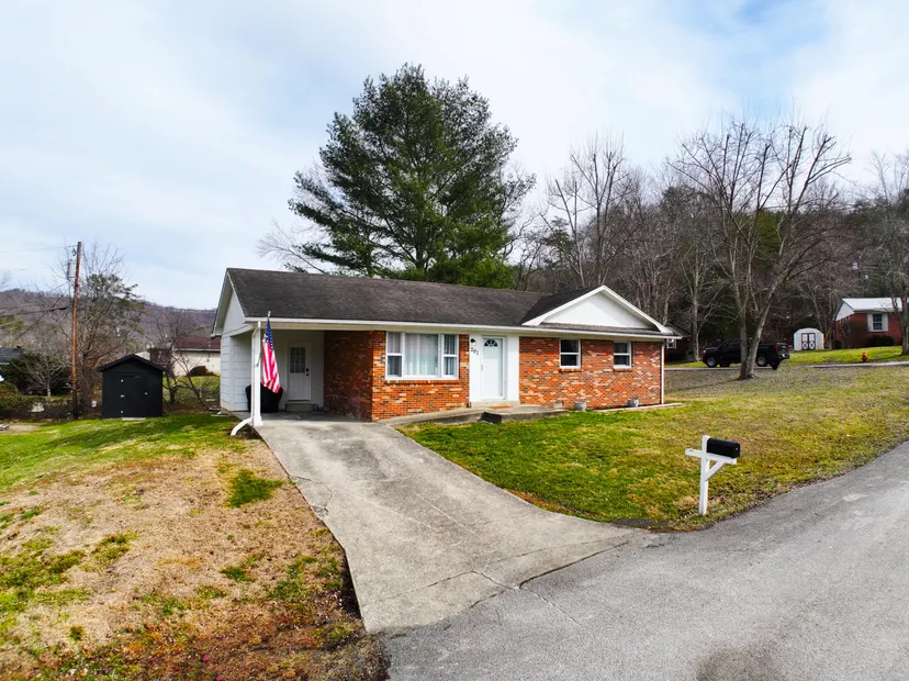 201 Scott Court, Irvine, KY 40336 — primary photo