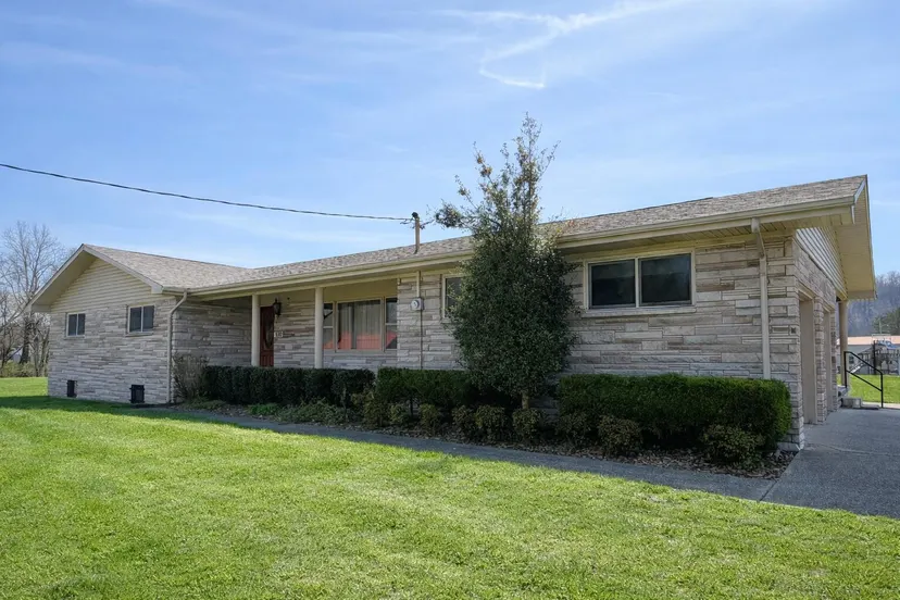 1010 N Main Street, Barbourville, KY 40906 — primary photo