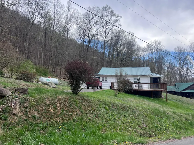 20751 State Hwy 190, Frakes, KY 40940 — primary photo