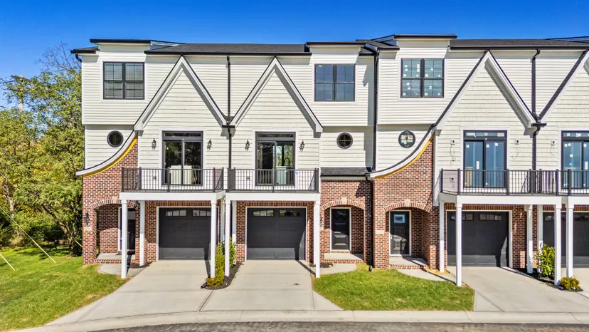 3123 Liberty Circle, Lexington, KY 40509 — primary photo