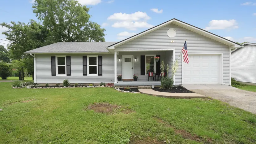 109 Grant Drive, Lawrenceburg, KY 40342 — primary photo