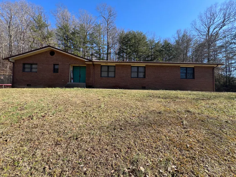 400 Buc Road, Williamsburg, KY 40769 — primary photo