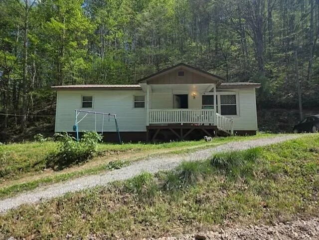 77 Butcher Knife Road, Topmost, KY 41862 — primary photo