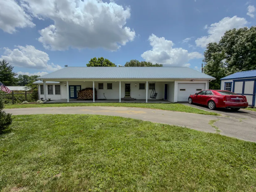 1333 Mount Eden Road, Russell Springs, KY 42642 — primary photo