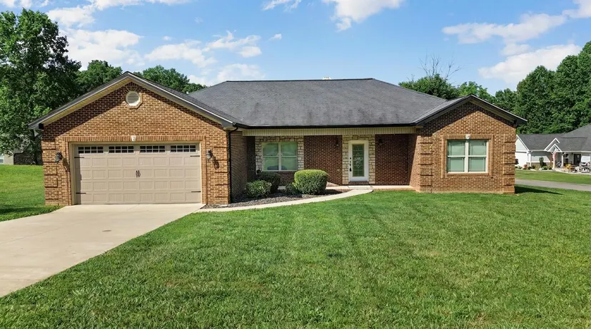 10 E Barrington Drive, Somerset, KY 42503 — primary photo
