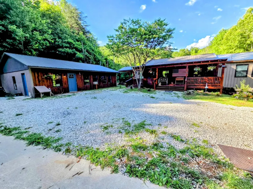 377 Gravy Branch Road, Artemus, KY 40903 — primary photo
