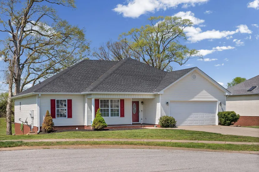 107 Lurlington Court, Hopkinsville, KY 42240 — primary photo