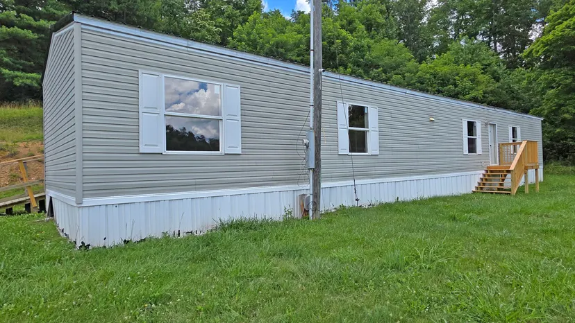 1060 Veneable School Road, Booneville, KY 41314 — primary photo