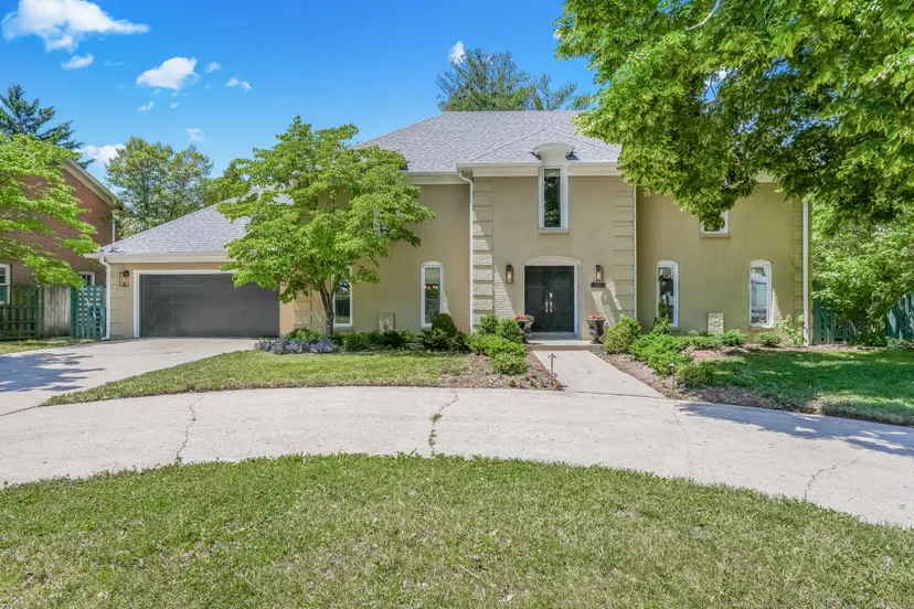 333 Lakeshore Drive, Lexington, KY 40502 — primary photo