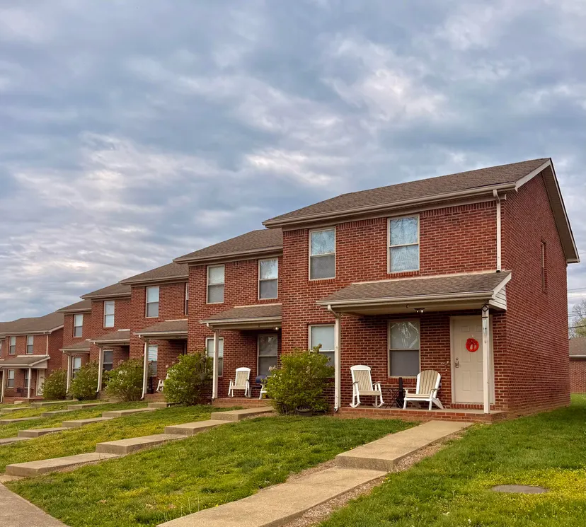 502 Tecumseh Trail A, B, C, D & E, Versailles, KY 40383 — primary photo