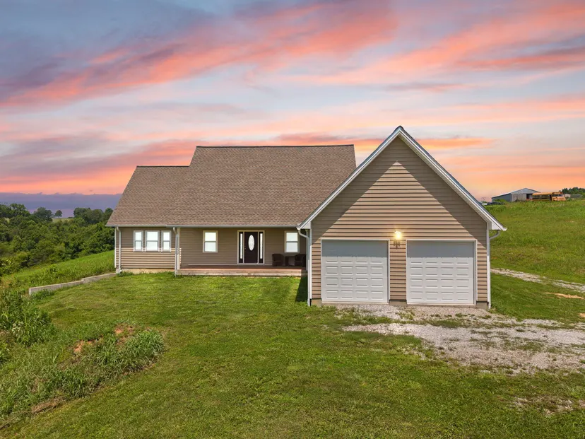 116 Walking Horse Way, Sharpsburg, KY 40374 — primary photo