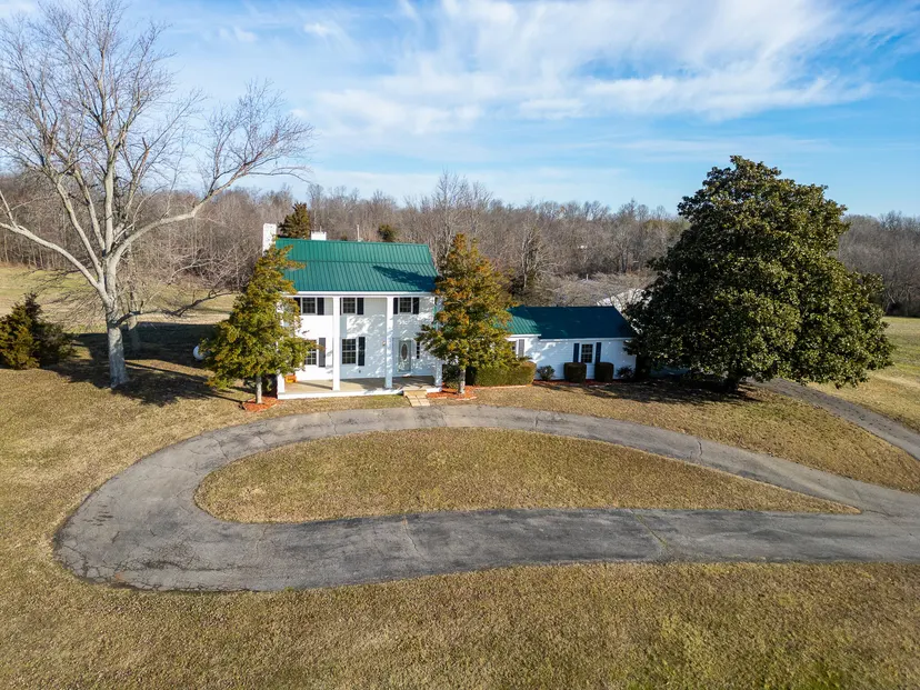 305 Simpkins Lane, Mayfield, KY 42066 — primary photo