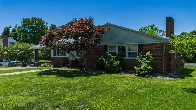 445 Lee Street, Wickliffe, KY 42087 — primary photo
