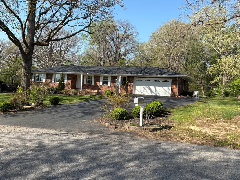 116 Edgewood Drive, Cadiz, KY 42211 — primary photo