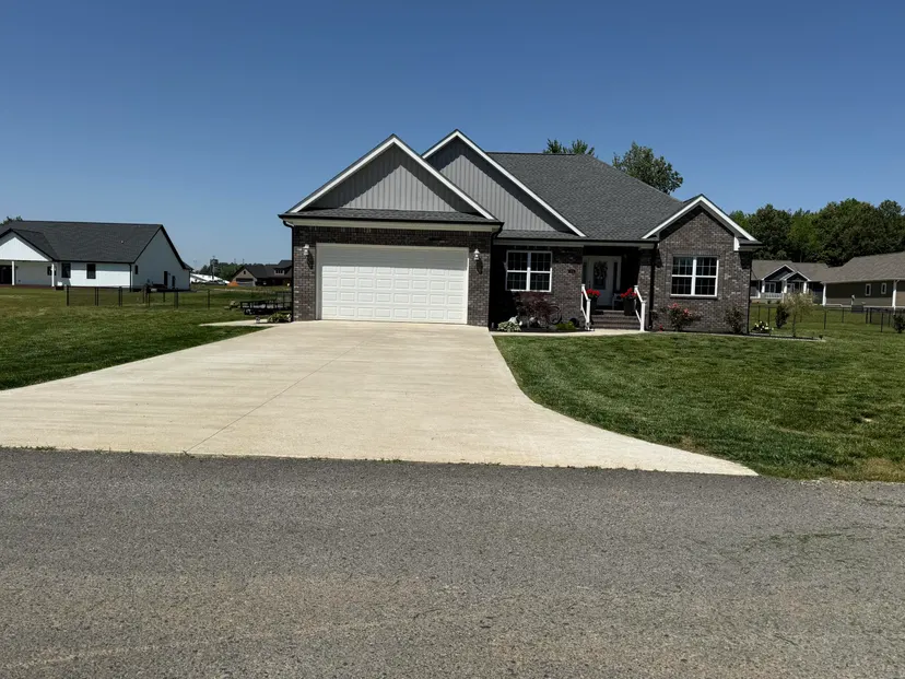 175 Ayly Estates Drive, Mayfield, KY 42066 — primary photo