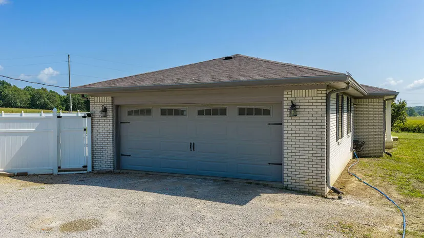 11325 Greenville Road, Hopkinsville, KY 42240 — primary photo