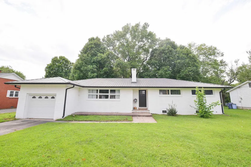 213 Fairlane Drive, Mayfield, KY 42066 — primary photo