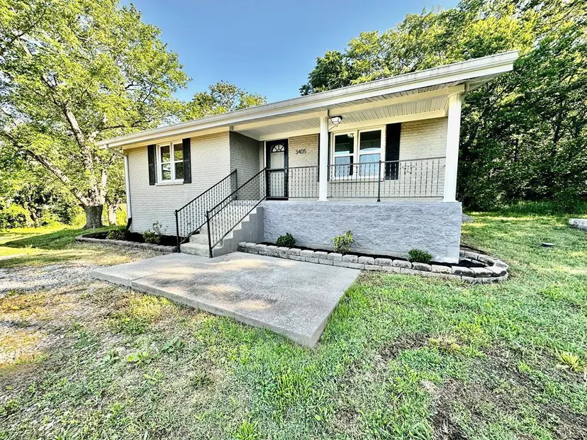 3405 Madisonville Road, Hopkinsville, KY 42240 — primary photo