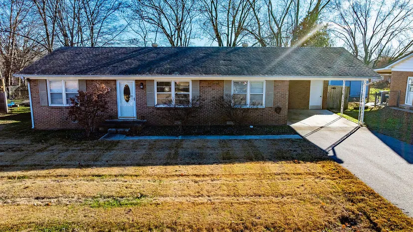 411 Hershey Drive, Hopkinsville, KY 42240 — primary photo