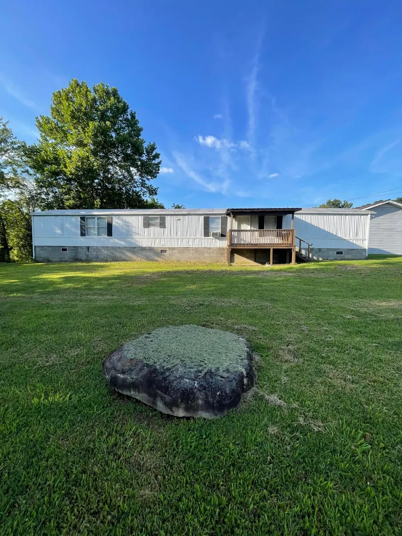 2573 Kentucky 11, Heidrick, KY 40949 — primary photo