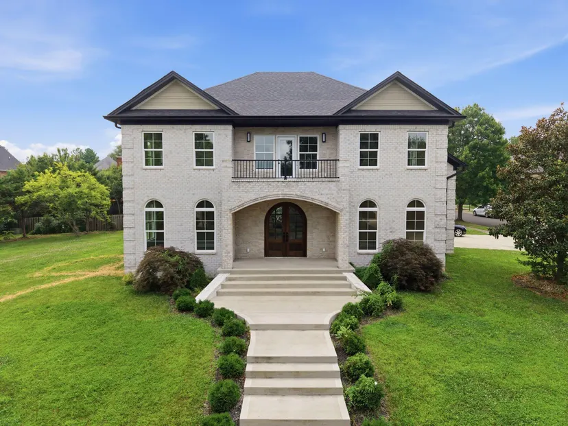2269 Savannah Lane, Lexington, KY 40513 — primary photo