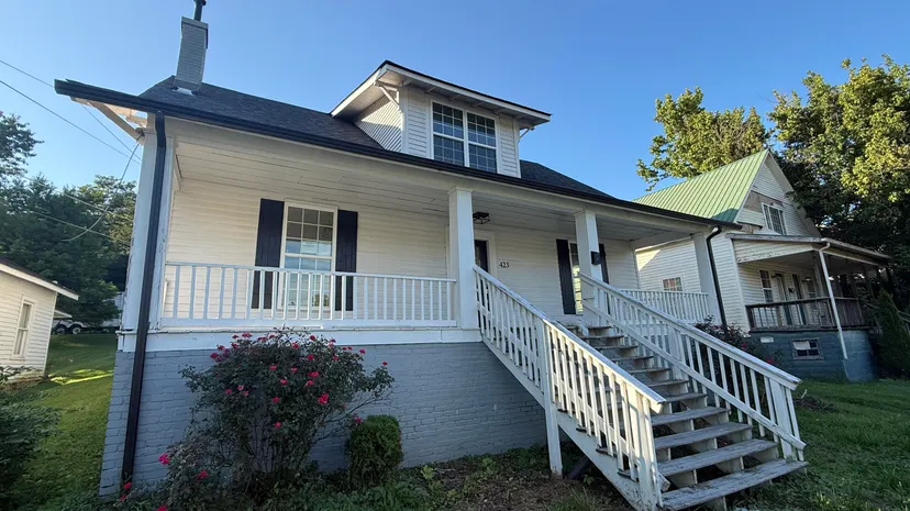 423 4th Street, Ravenna, KY 40472 — primary photo