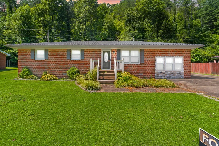 171 Clark Drive, Prestonsburg, KY 41653 — primary photo