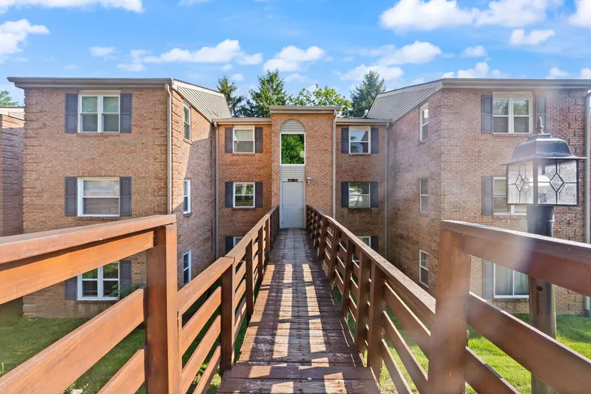 421 Redding Road 51, Lexington, KY 40517 — primary photo