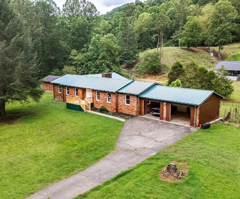 29 KG Estates Road, Louisa, KY 41230 — primary photo