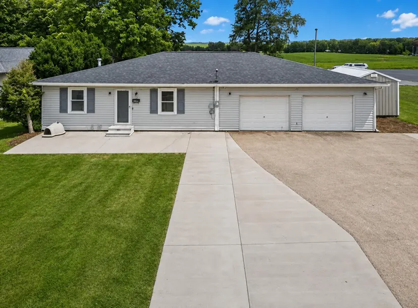 313 N Padgett Street, Morganfield, KY 42437 — primary photo