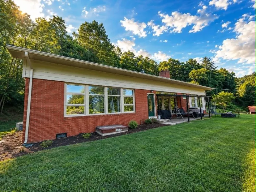 821 Ivy, Harlan, KY 40831 — primary photo