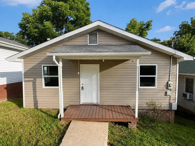 413 W 15th Street, Corbin, KY 40701 — primary photo