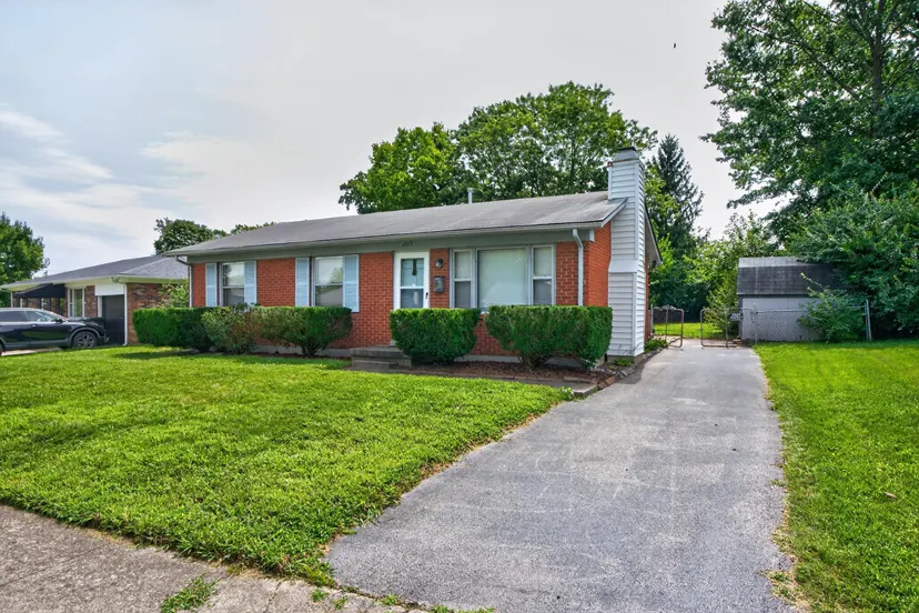 2184 Stephens Lane, Lexington, KY 40504 — primary photo