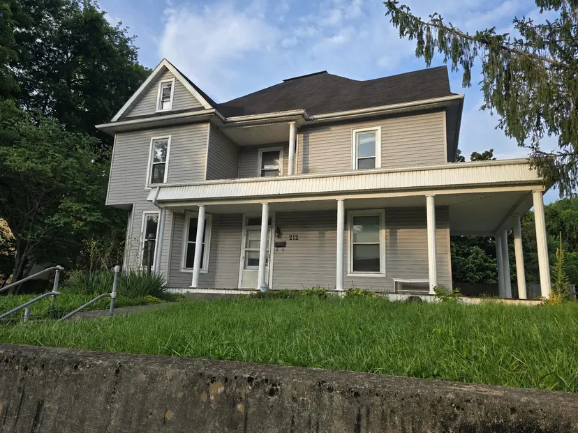 212 Michigan Avenue, Monticello, KY 42633 — primary photo