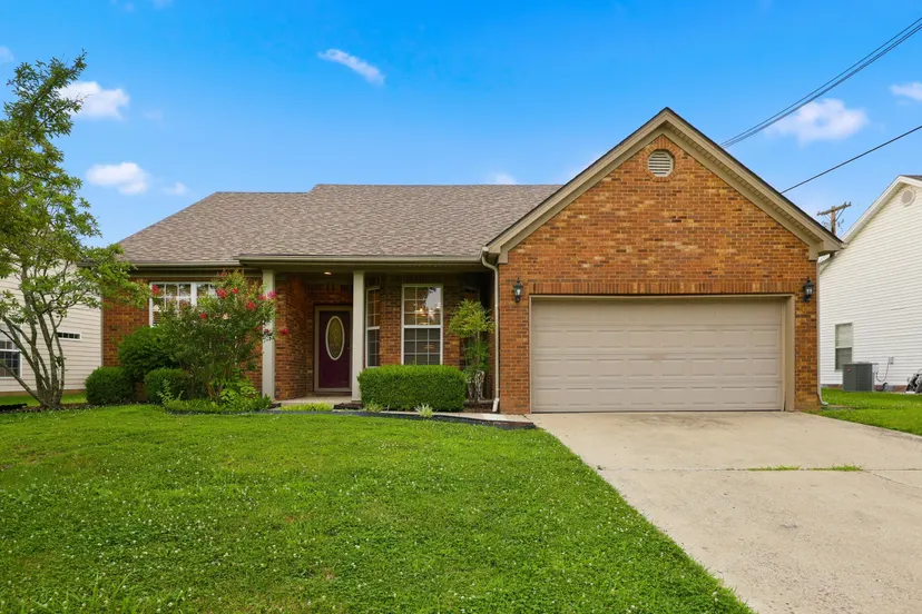 560 Southpoint Drive, Lexington, KY 40515 — primary photo