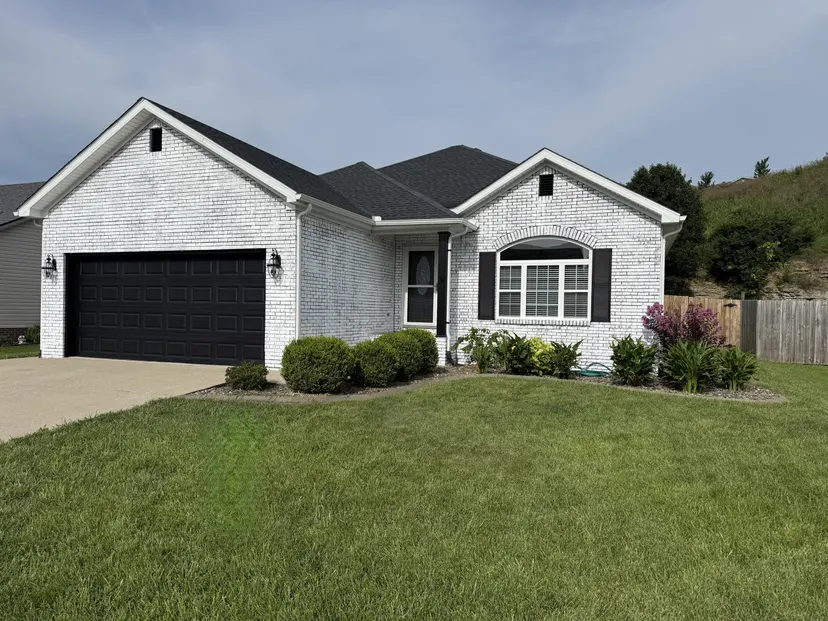 324 Oxford Circle, Richmond, KY 40475 — primary photo