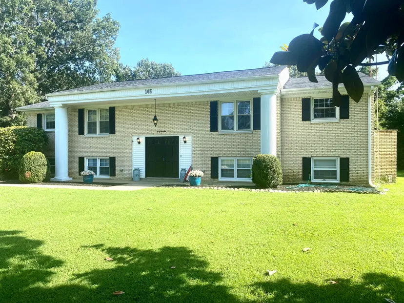 145 Hillmont Drive, Paducah, KY 42003 — primary photo