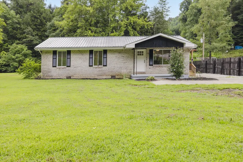 5390 Highway 191, Campton, KY 41301 — primary photo