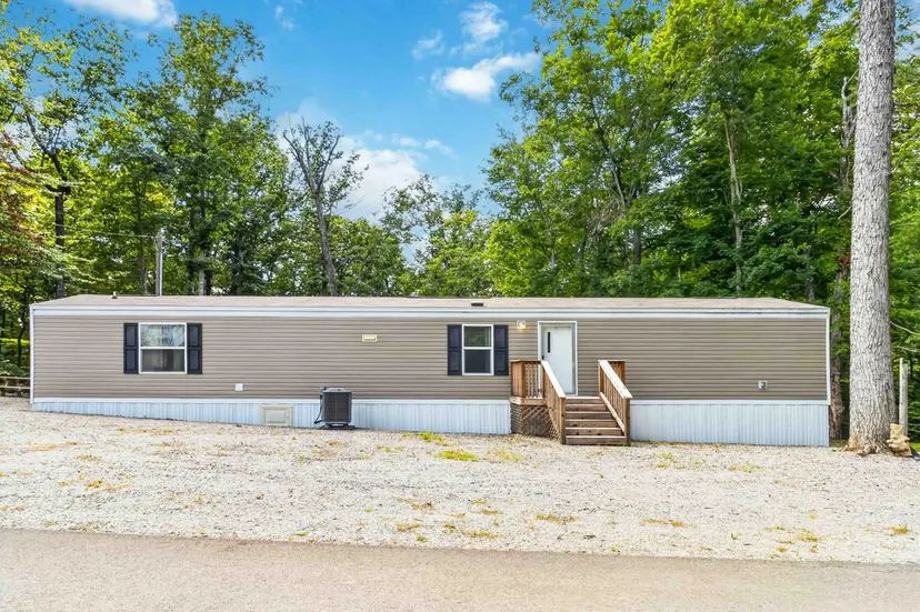 566 Cherokee Trail, Nancy, KY 42544 — primary photo