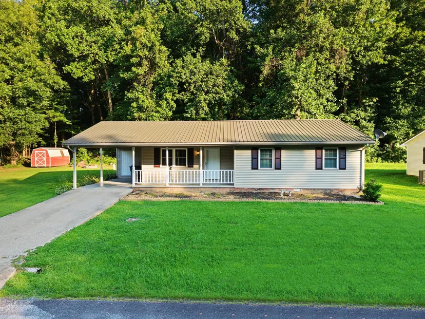 133 Pebble Creek Drive, Eddyville, KY 42038 — primary photo