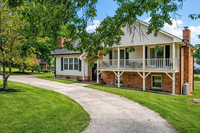 1032 Crestwood Heights, Paris, KY 40361 — primary photo