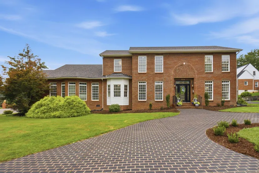 204 Valley Vista Drive, Frankfort, KY 40601 — primary photo