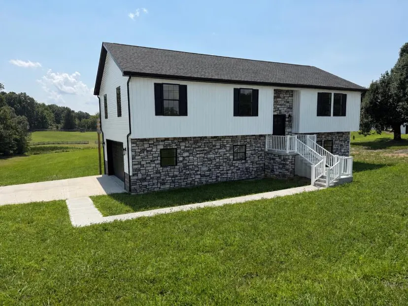 124 Hillard Road, Corbin, KY 40701 — primary photo