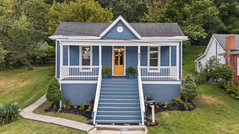 857 Leestown Lane, Frankfort, KY 40601 — primary photo