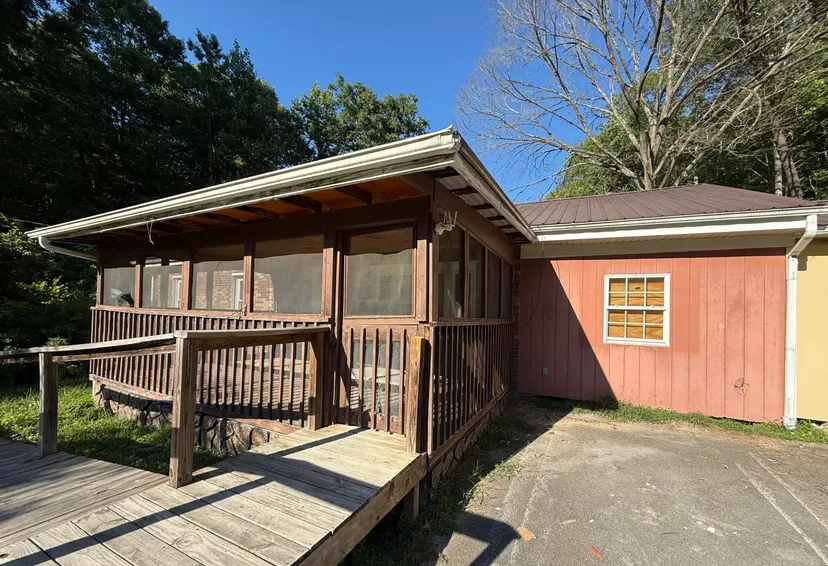3010 Whetstone Road, Rockholds, KY 40759 — primary photo