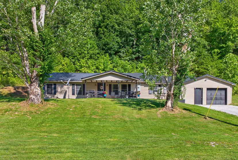 7045 White Oak Road, Junction City, KY 40440 — primary photo