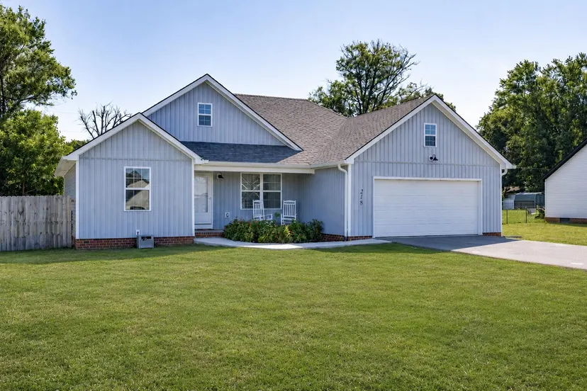 218 Dean Drive, Harrodsburg, KY 40330 — primary photo