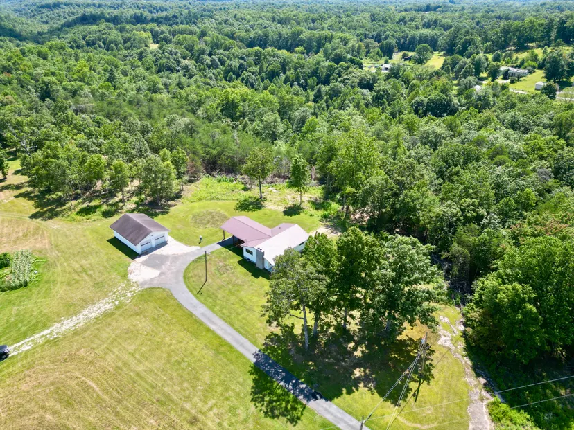 6897 HWY 52, Beattyville, KY 41311 — primary photo